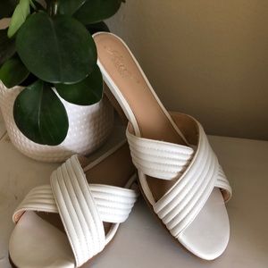 Badgley Mischka white slip on sandals